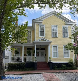 Victorian Home on Duffy Street - Image 1