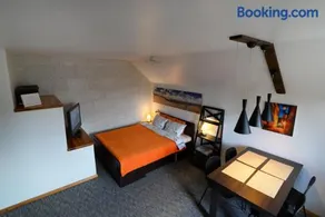 Apartment 5A - Image 4