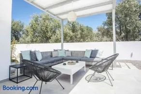 VillaPhysis with Private Pool - Image 5