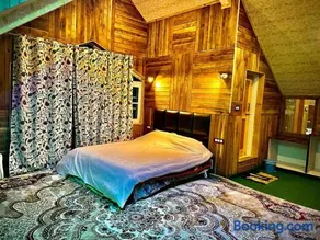 The Riverside Lodge Gulmarg - Image 1