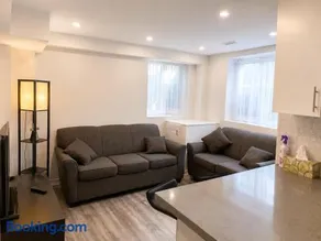 Cozy Apartment in the Greater Toronto Area - Image 2