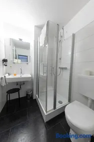 Hotel Central - Image 3