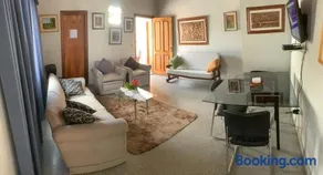 Amplio Departamento 3 habitaciones, Zona Jockey-Arena - Image 2