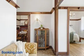 Spacious Stay in New Norfolk - Image 3