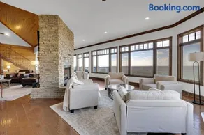 The Lodge in Mentone - Image 1
