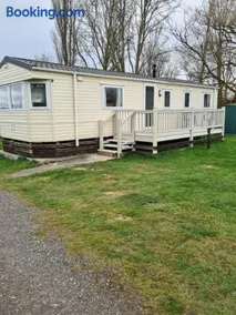 Fenlake holiday accommodation - Image 2