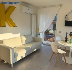 L4K3 Luxury Apartment - Lake View, Free Pool, Balcony, 50 m to Lake & Historic Center, 90 m2 - Image 2