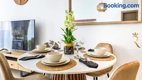Modern 2BR - Vera Luxe Chic Retreat - Image 4