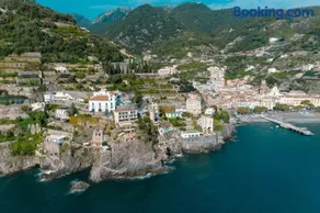 Luxury Seaview Villa with Jacuzzi, Sauna, Gym & Parking in Amalfi Coast - Villa Dorotea - Image 2