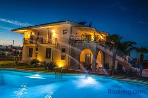 VILLA LIBECCIO appartment with shared swimming pool, at 200 meters from the beach, solarium and private parking - Image 1
