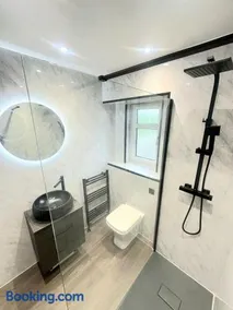 Calm Flat, West Kilbride Contractors & Couples - Image 3