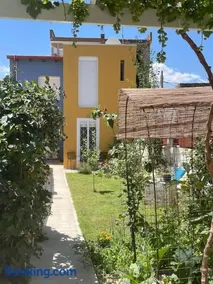 to ble Künstlersteinhaus mit Garten Barrierefrei - Image 2