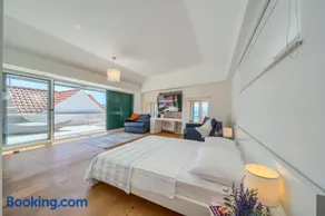 Villa Majestic with heated pool and rooftop terrace - Image 2