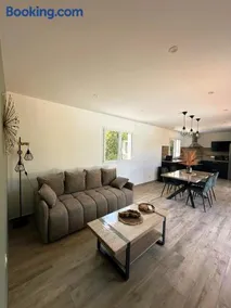 Logement avec piscine privée - Image 2