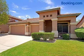 HOLLYHOCK - Pet-Friendly 4BR Heated Pool & Near Golf - Image 2