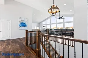 Lakefront Mansion!Close to SAC&Mahoney State Park! - Image 3