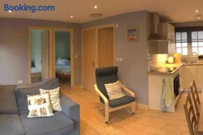 41 Tudor Court - Image 4