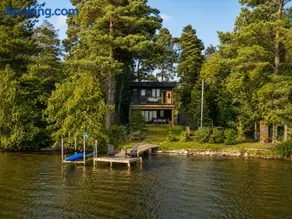 Luxury Lakefront with Sauna & EV - Image 1