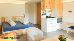 Modernes Alpenstudio mit Bergblick, Pool und Sauna - Image 1