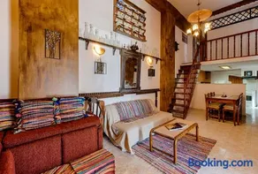 Hara's Traditional Detached House in Malona - Image 3