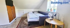 Quiet and cozy apartment close to nature in villa. - Image 4