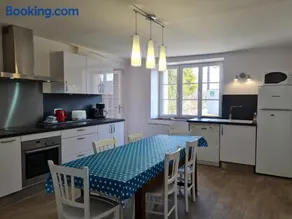 Gîte moderne avec jardin, terrasse et parking privé - Image 1