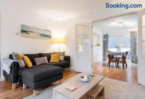 Family Home in Hayle close to Gwithian Beach - Image 2