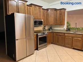 Desert Hills Fun Home Pool Spa 6 Room 9 bed 15ppl - Image 3