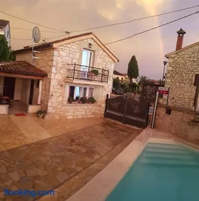 Casa Ladonja - Image 1