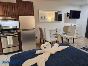 Beachfront Apartment in Sunny Isles Beach! - Image 3