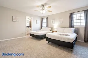 Serene on Sonning- Close to I-26- 20 Mins to Midtown - Image 4