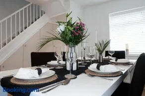 6 Beds Southampton and 2 Sofabeds, House Sleeps 8, Free Parking, Contractors Welcome - Image 2