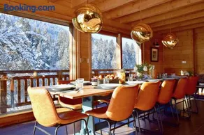 Chalet Gouter- Great central location with Jacuzzi - Image 2
