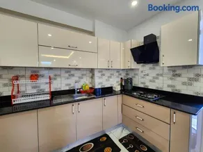 Spacious 3-Bedroom Apartment 2 Minutes Walk to Kingston Beach, Nyali - Image 5