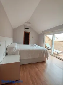 Beachfront chalet in Valencia - Image 1