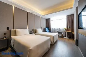 Atour Hotel Wushan Road Fuzhou Three Lanes and Seven Alleys - Image 4