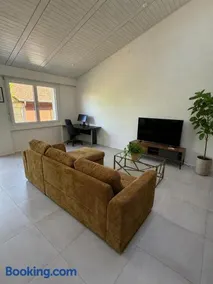 Bright oasis of well-being with charm - Image 3
