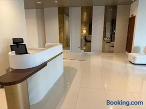 Marina Luxe Appartment - Image 1