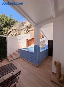 Enamórate con vistas al mar en La Marina House - Image 1