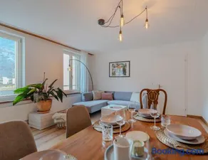 Spacious, stylish & central apartment, Great excursions in surrounding area - Image 1