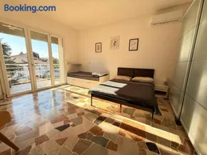 Family 3-Bedroom Apartment near MXP & Lake Maggiore - Parking - Image 3