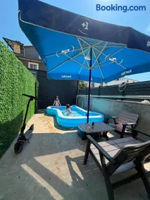 Thrace Cozy Pool House Pet Friendly - Image 1