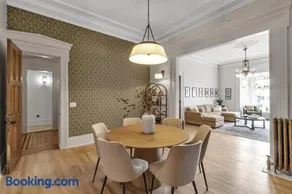 Spacious Second Empire Suite at the Platt Mansion - Image 4