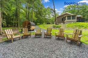 Cabin Oasis - Nestled in the Woods Seclusion - Image 4