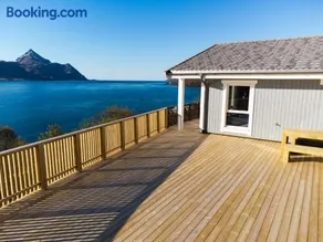 Lofoten Paradise Cabins Sea View - Image 3