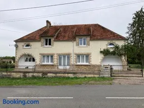 Lac De Lumiere. Relax with rural lakeside living - Image 1