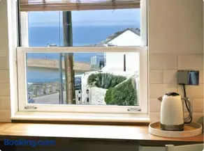 The Old Stores, Luxury beach side selfcatered holiday cottage above the beach - Image 2