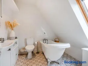 3 Bed in Leominster oc-91926 - Image 4