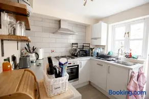 2 Crown Barton - Image 1