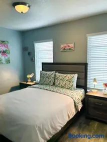 Coastal Bungalows--The Flamingo Bungalow - Image 3
